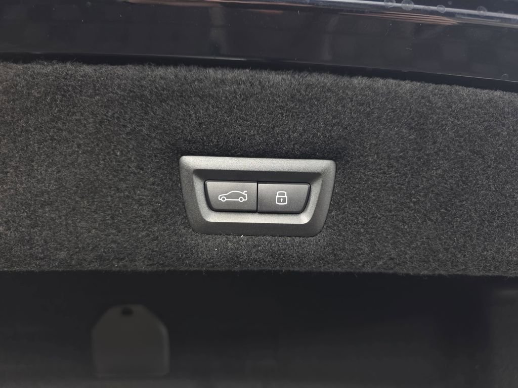 2026 BMW 7 Series 760i - Photo 13
