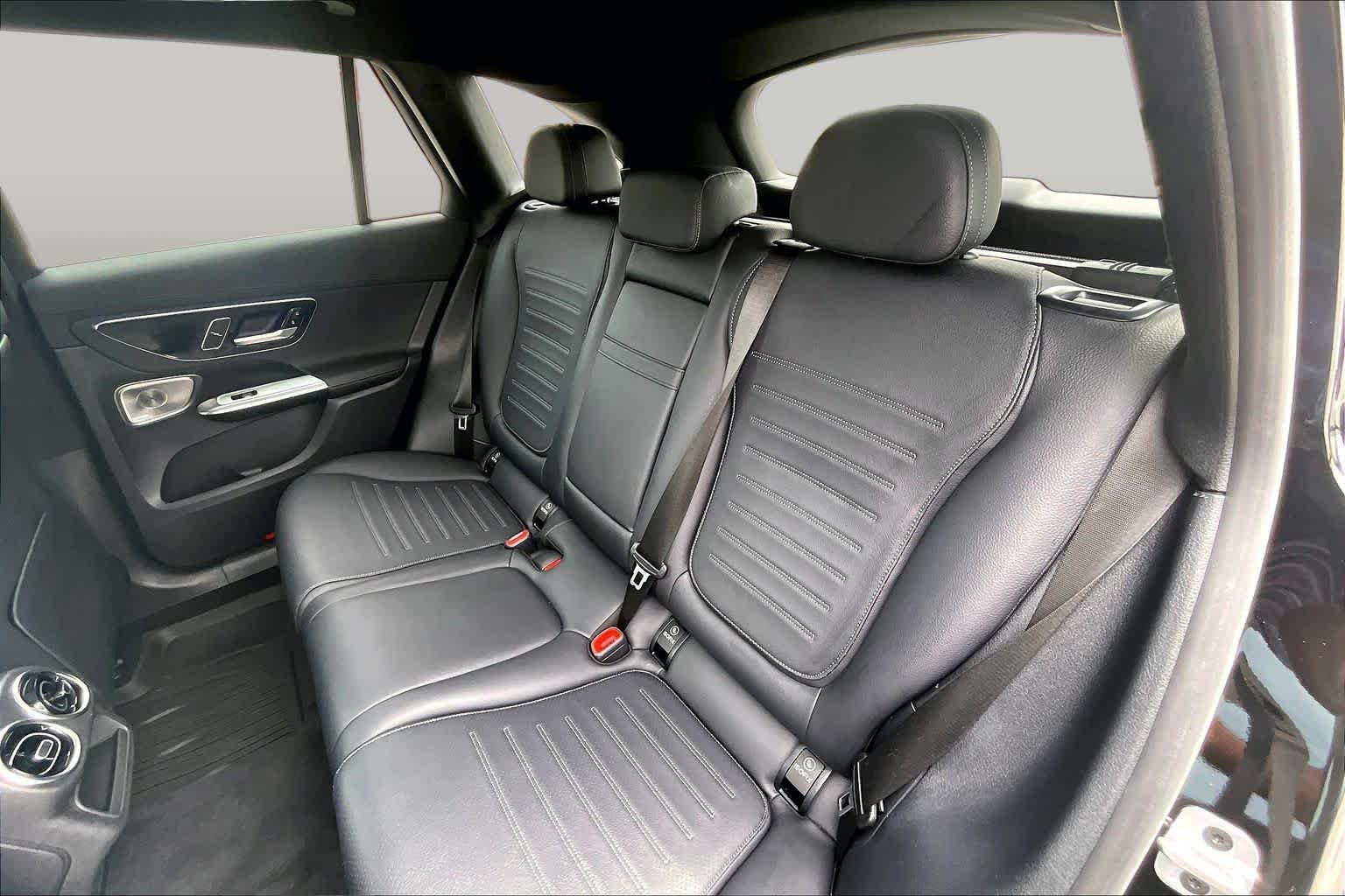 Used 2023 Black Mercedes-Benz GLC 300 image 21