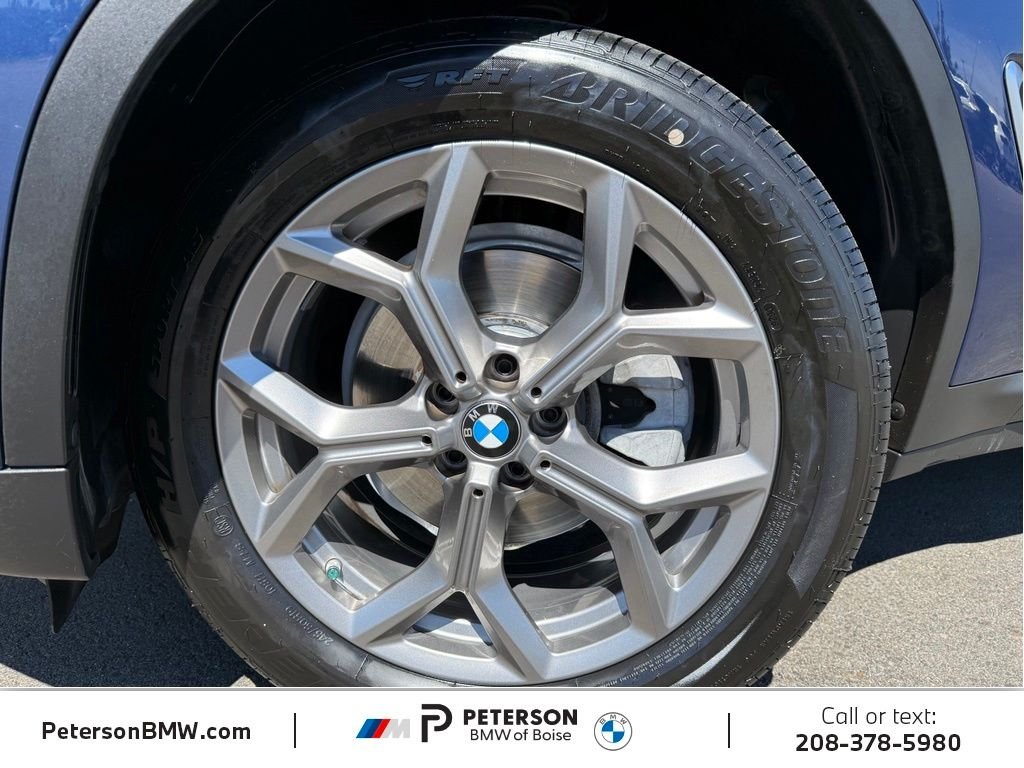 Used 2022 Blue BMW xDrive30i image 38