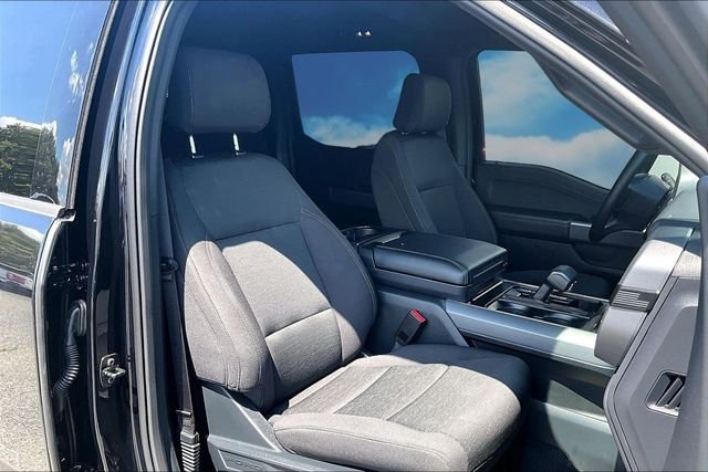 Used 2025 Agate Black Metallic Ford XLT image 7