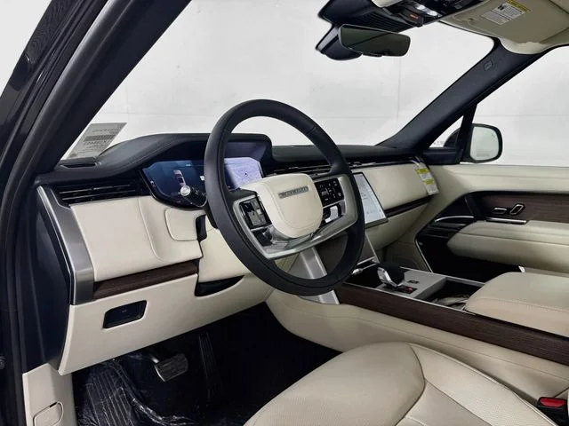 New 2026 Santorini Black Land Rover SE image 9