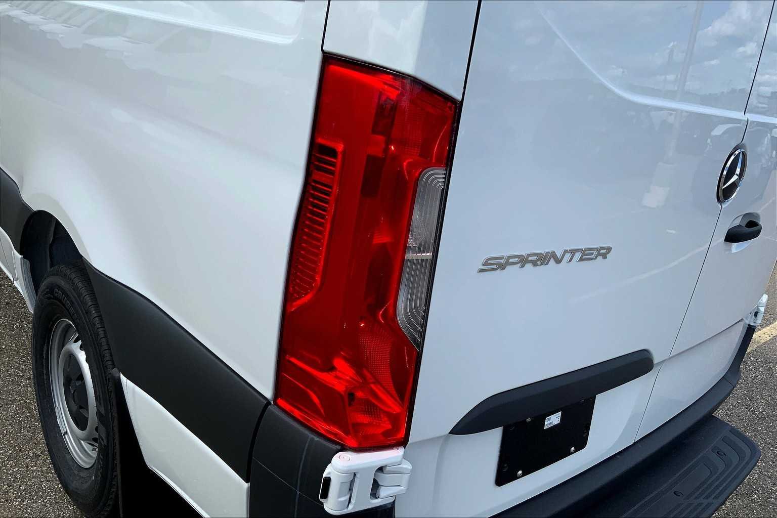 2025 Mercedes-Benz Sprinter Cargo Van Base - Photo 6