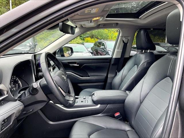 Certified Used 2025 MAGNETIC GRAY MET. Toyota  image 4