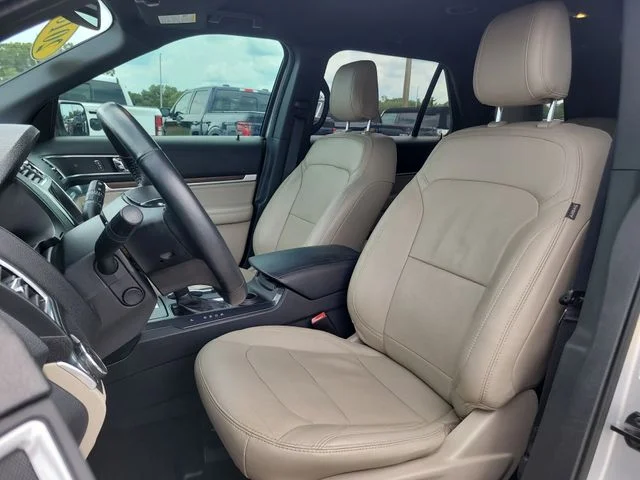 Used 2018 Silver Ford Limited image 23