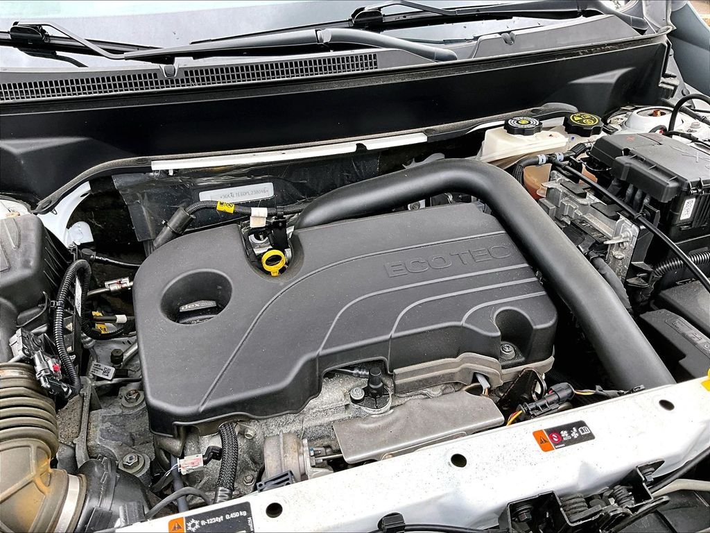 Used 2023 White GMC SLE image 33