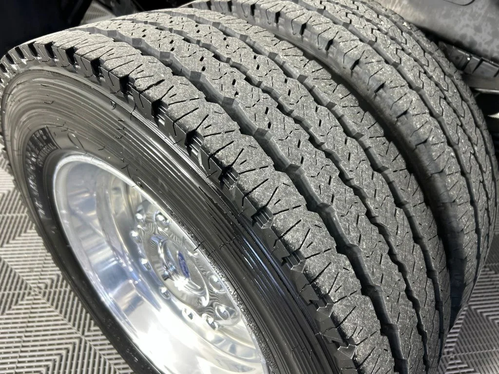 Used 2021 Blue Ford Lariat image 9