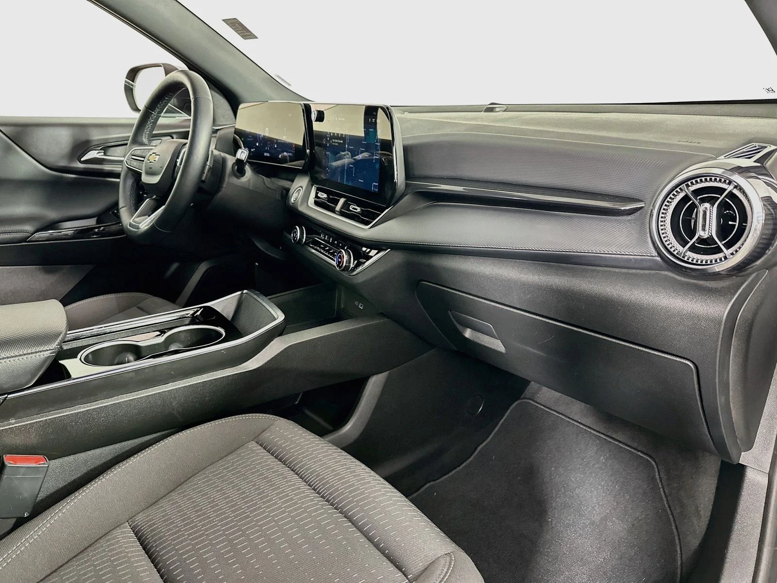 Used 2025 Sterling Gray Metallic Chevrolet LT image 30