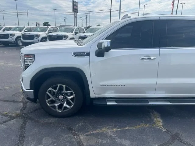 Certified Used 2022 White Frost Tricoat GMC SLT image 10