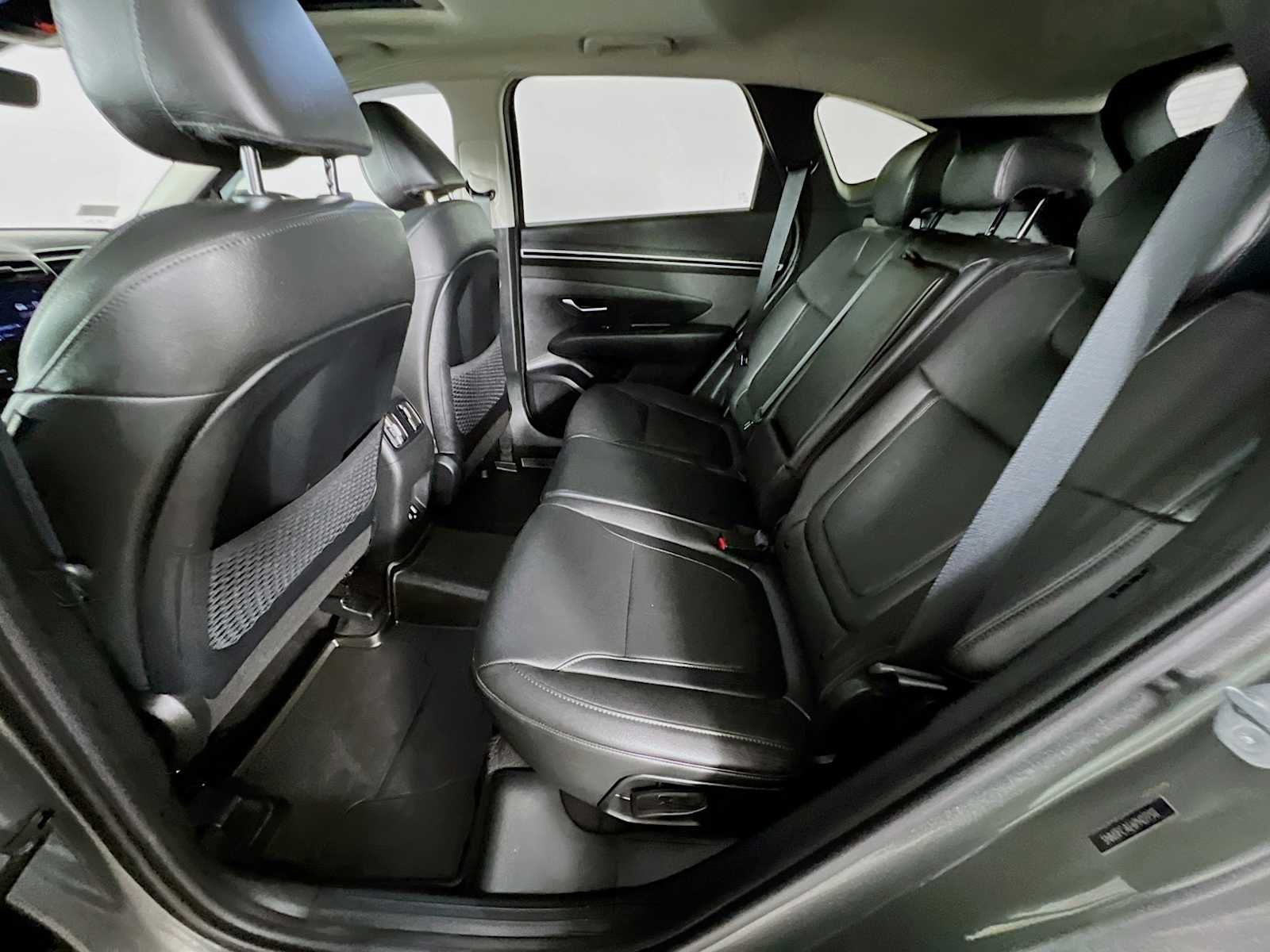 Used 2023 Amazon Gray Hyundai SEL image 26