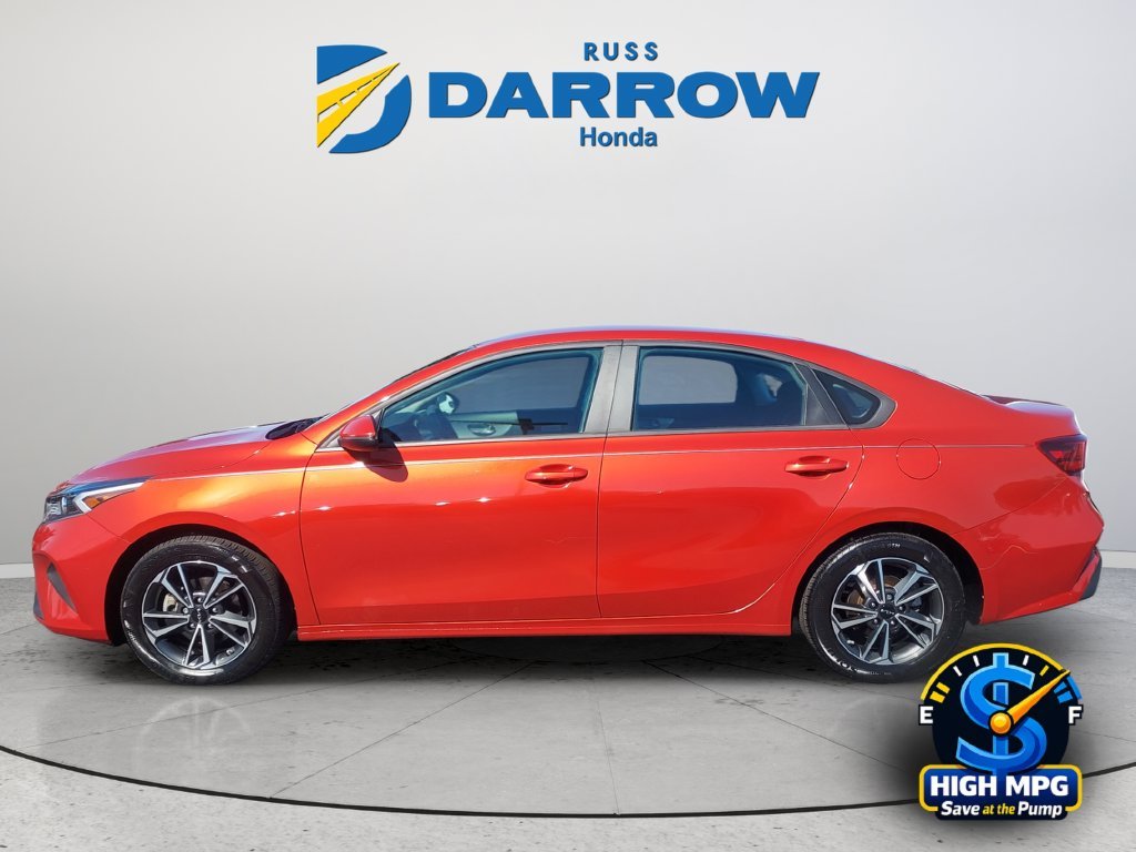 Used 2023 Red Kia LXS image 2