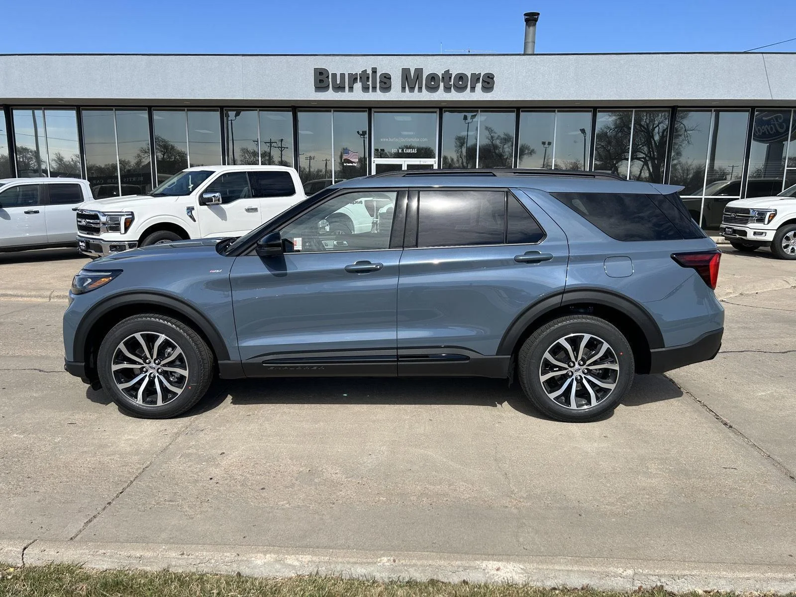 2026 Ford Explorer ST-LINE 4WD's photo