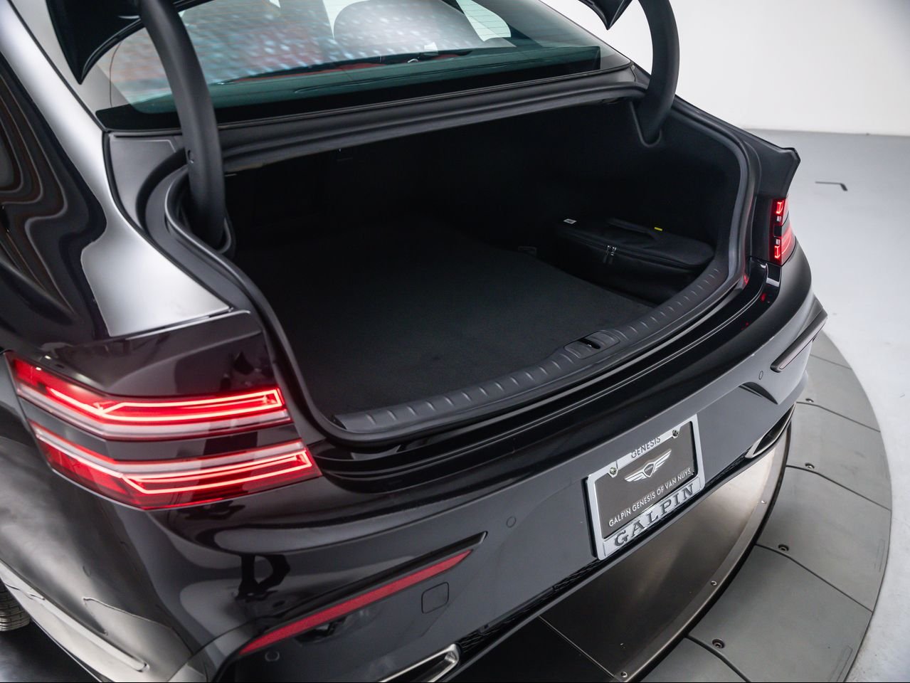 New 2026 Vik Black Genesis 2.5T SPORT PRESTIGE image 10