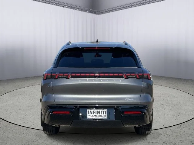 New 2027 GRAPHITE SHADOW INFINITI Luxe AWD image 8