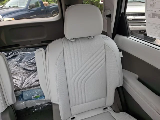 New 2026 Silver Hyundai SEL Premium image 14