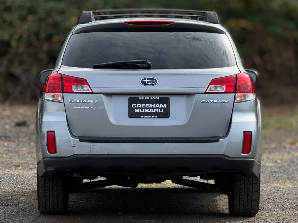 Used 2011 Silver Subaru 2.5i Premium image 6