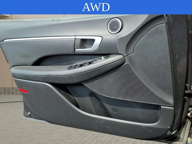 Used 2025 Gray Hyundai SEL image 29