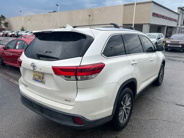 Used 2019 White Toyota XLE image 3