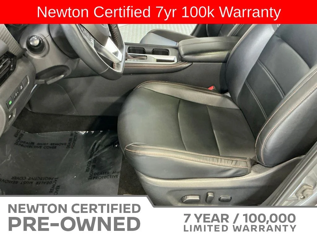 Certified Used 2022 Gun Metallic/Super Black Nissan SR image 15