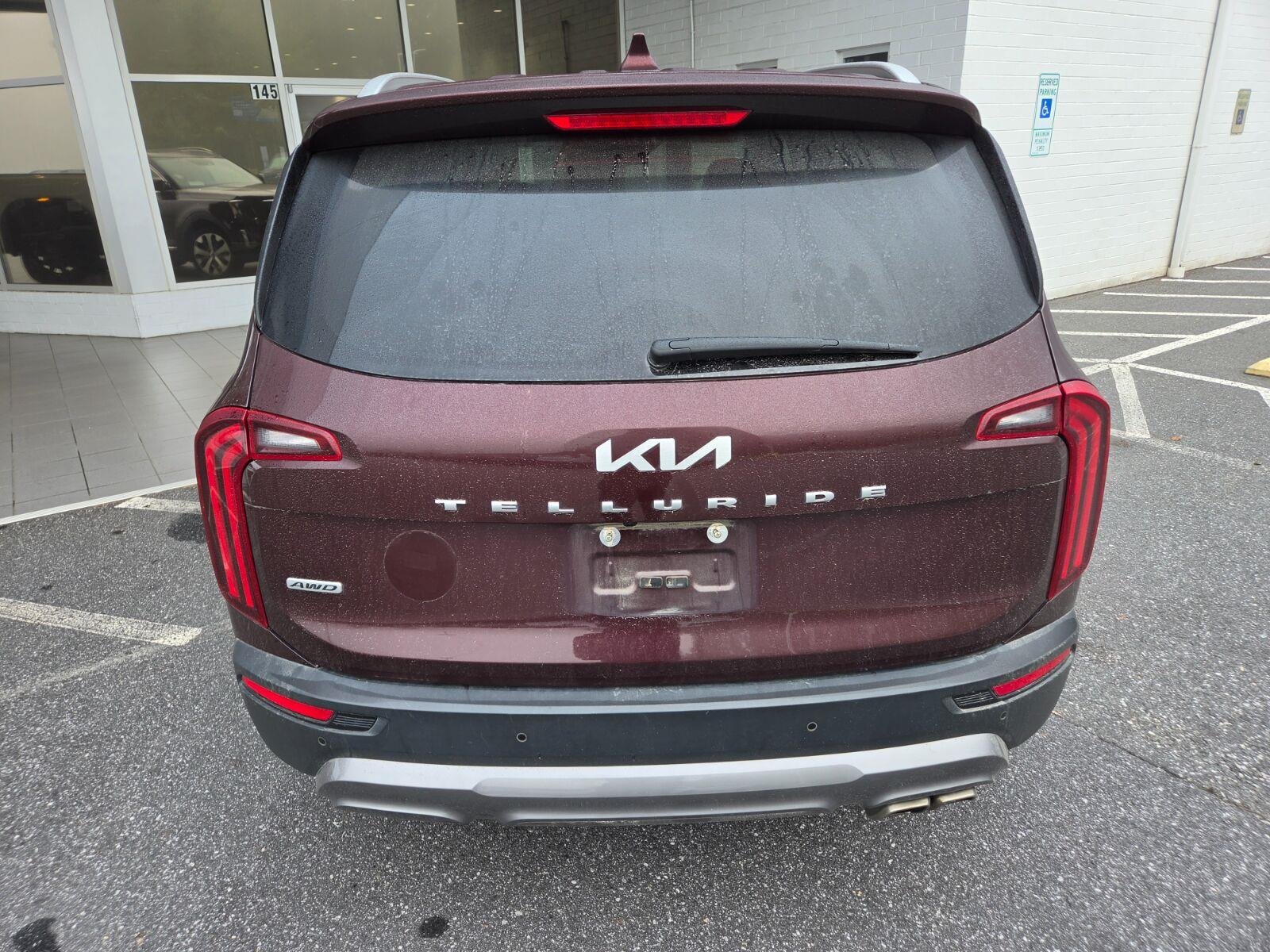 Used 2022 Sangria Kia EX image 6