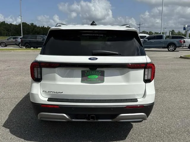 New 2026 Star White Metallic Tri-Coat Ford Platinum™ image 17