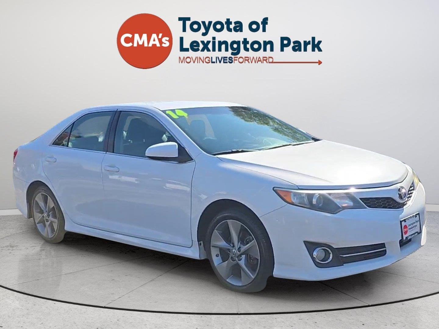 Used 2014 Super White Toyota SE V6 image 7