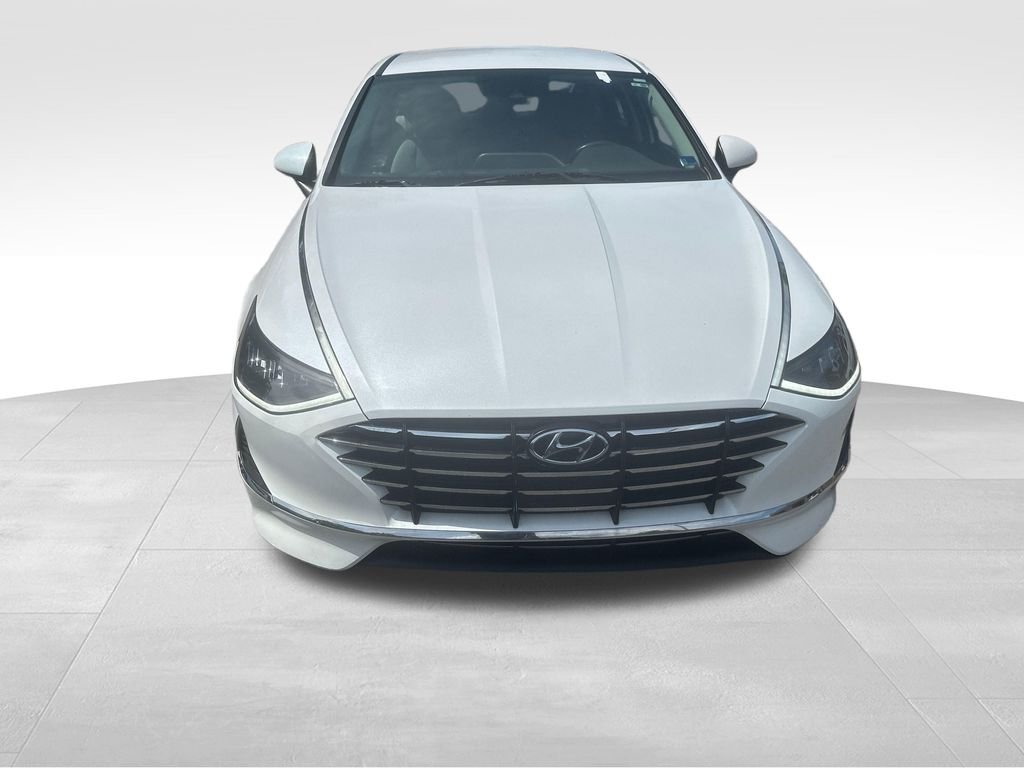 Used 2021 Gray Hyundai SE image 28