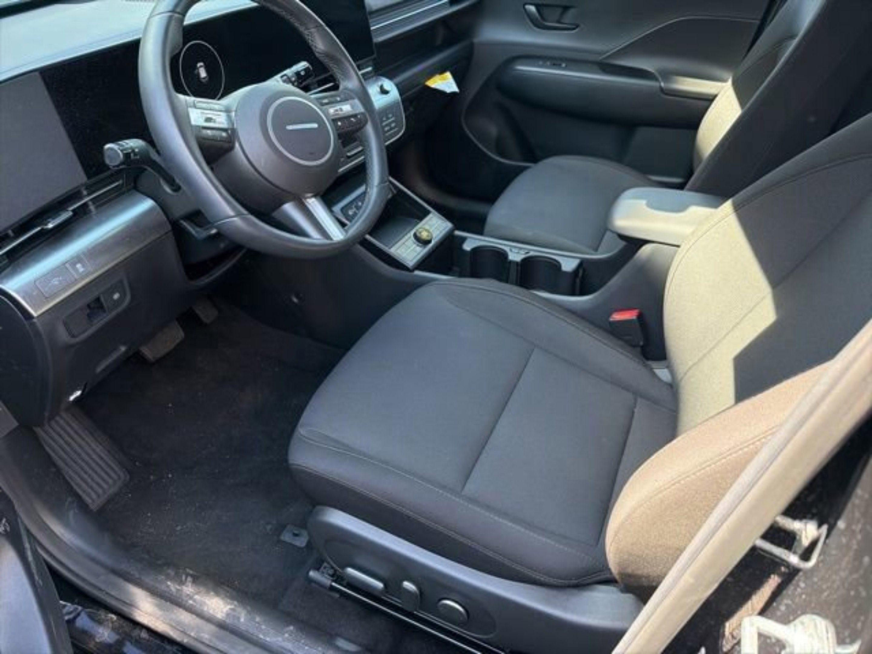 Used 2024 Abyss Black Pearl Hyundai SEL image 14