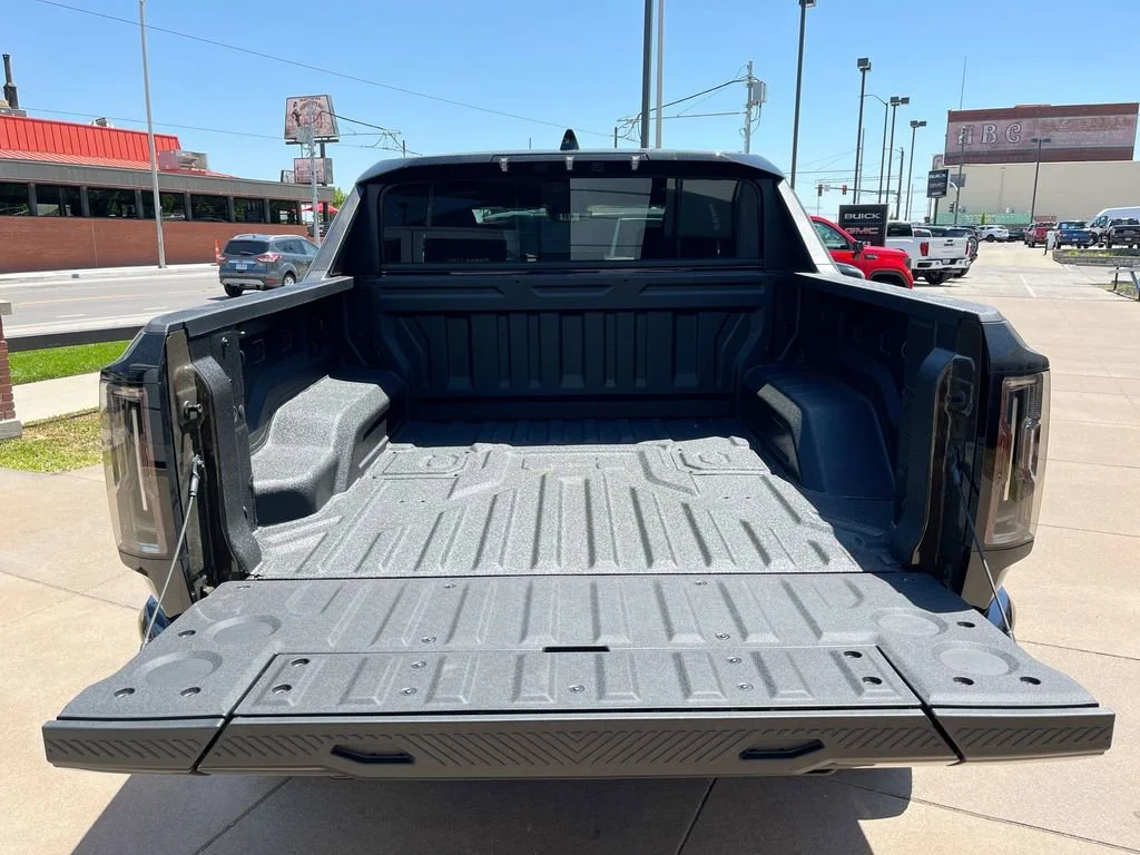 2025 GMC HUMMER EV 2X - Photo 39