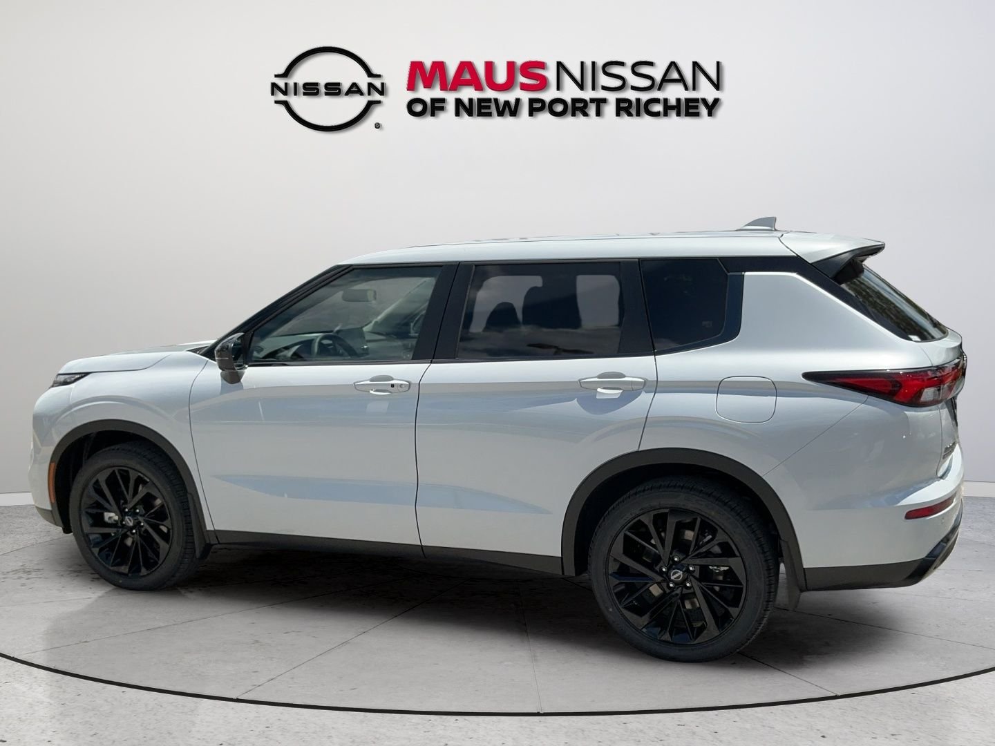 New 2026 White Nissan SL image 7