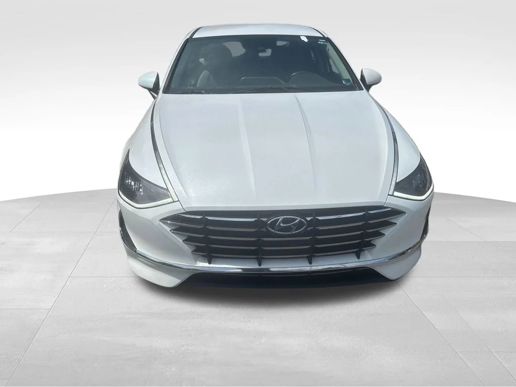 Used 2021 Gray Hyundai SE image 28