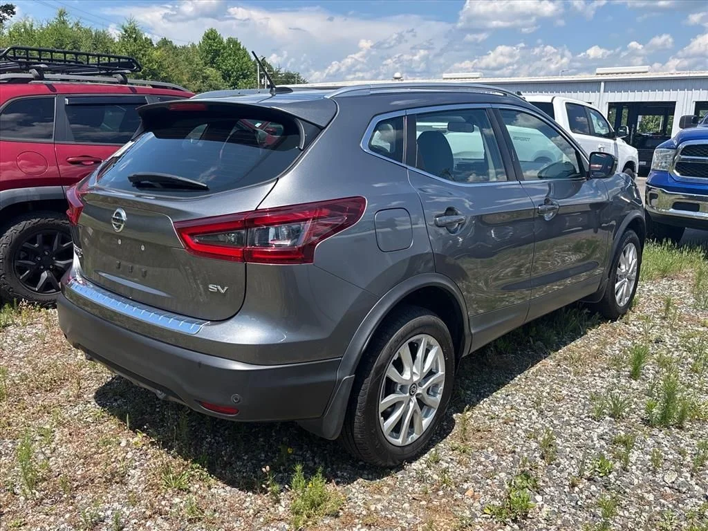 Used 2022 Gray Nissan SV image 9
