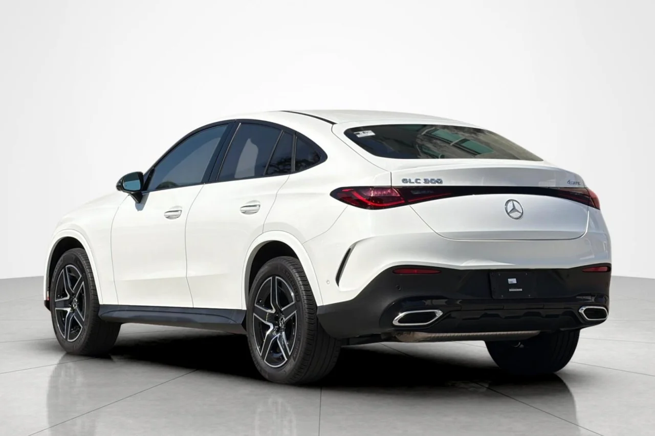 Certified Used 2024 Polar White Mercedes-Benz GLC 300 image 3