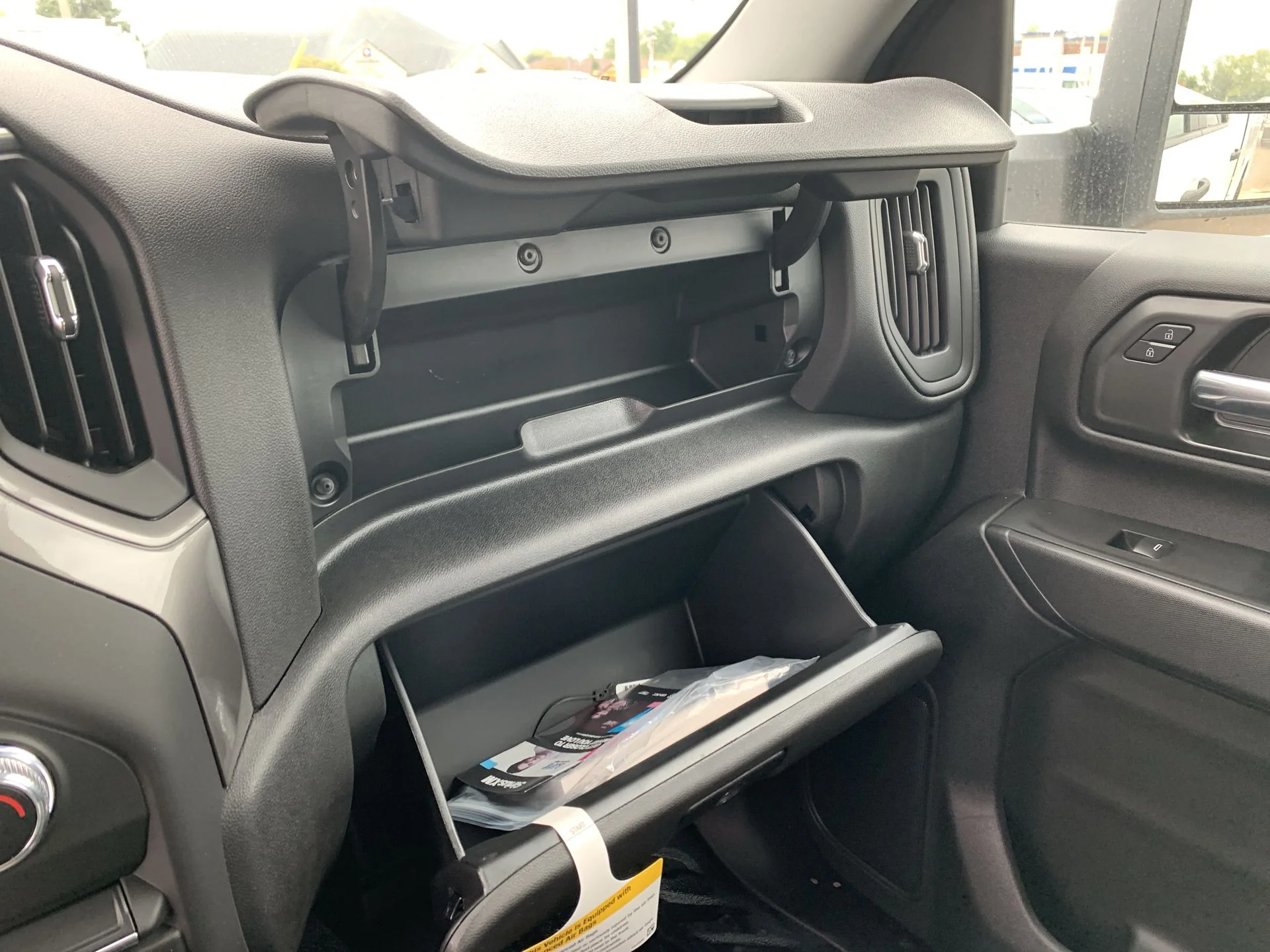 2025 GMC Sierra 3500HD Pro - Photo 17