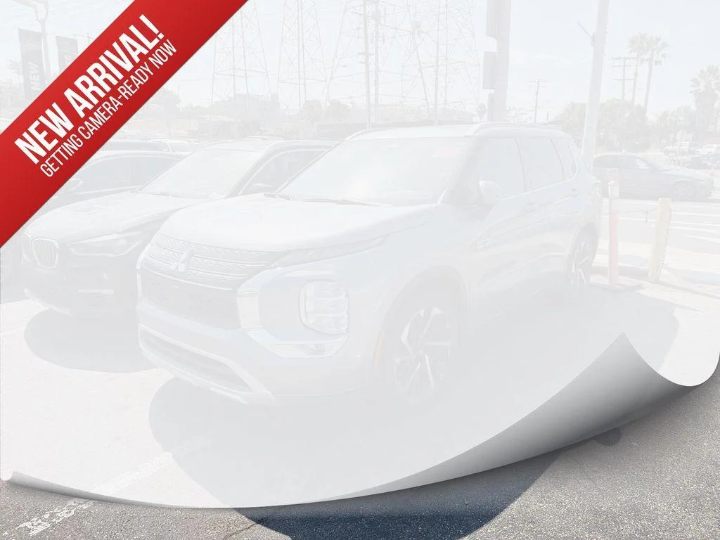 2023 Mitsubishi Outlander Plug-in Hybrid SEL S-AWC's photo