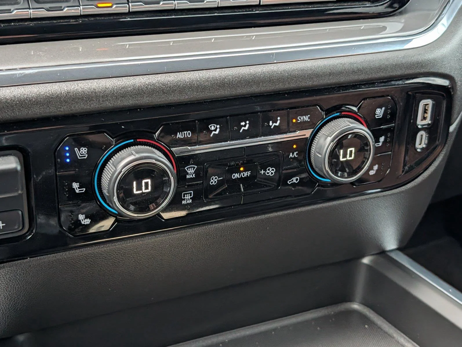 Used 2024 Iridescent Pearl Tricoat Chevrolet High Country image 20