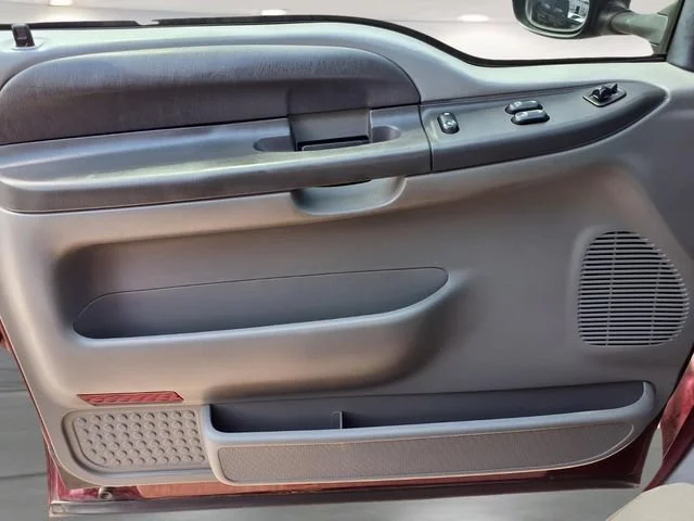 Used 2004  Ford XL image 14