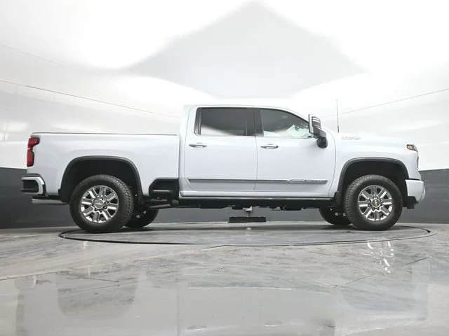 New 2026 Polar White Tricoat Chevrolet High Country image 16