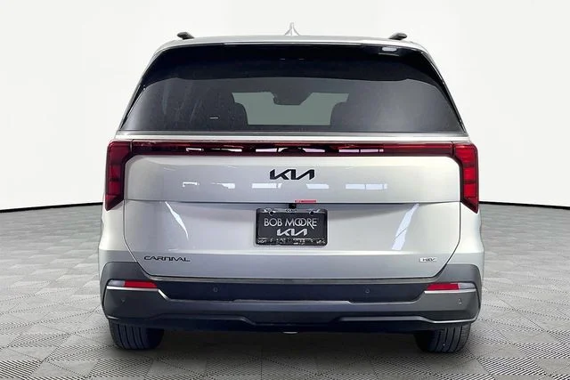 New 2027 Silver Kia SX image 5