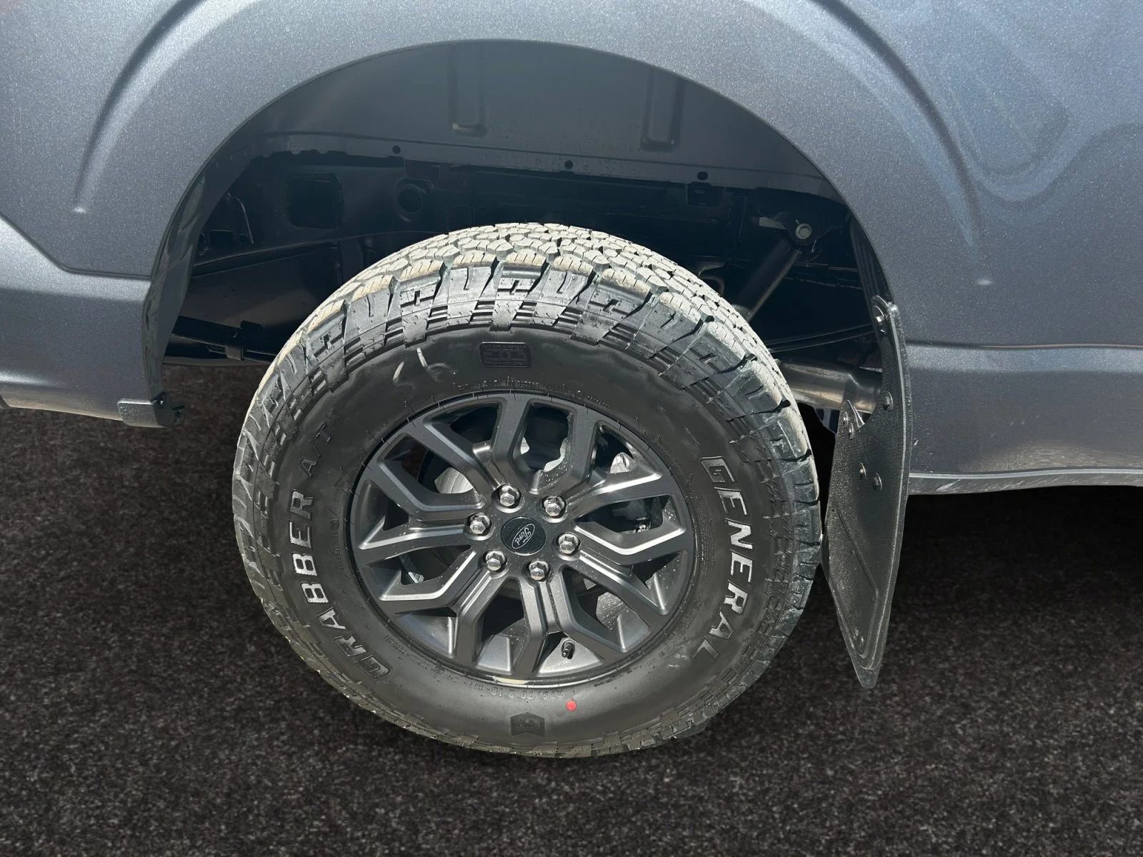 New 2026 Carbonized Grey Metallic Ford Tremor image 9