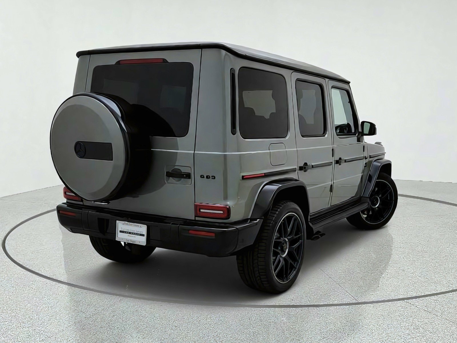 New 2027 MANUFAKTUR Arabian Grey Non- Metallic Mercedes-Benz AMG® G 63 SUV image 9