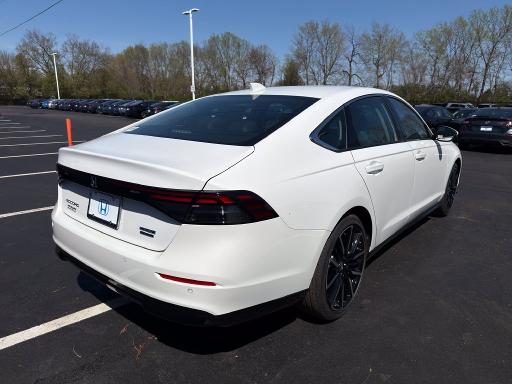 New 2026 Platinum White Pearl Honda Touring image 5