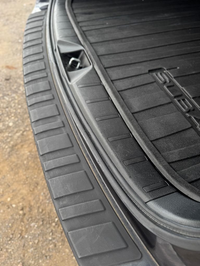 Used 2014 Dark Gray Metallic Subaru 2.5i Limited image 40