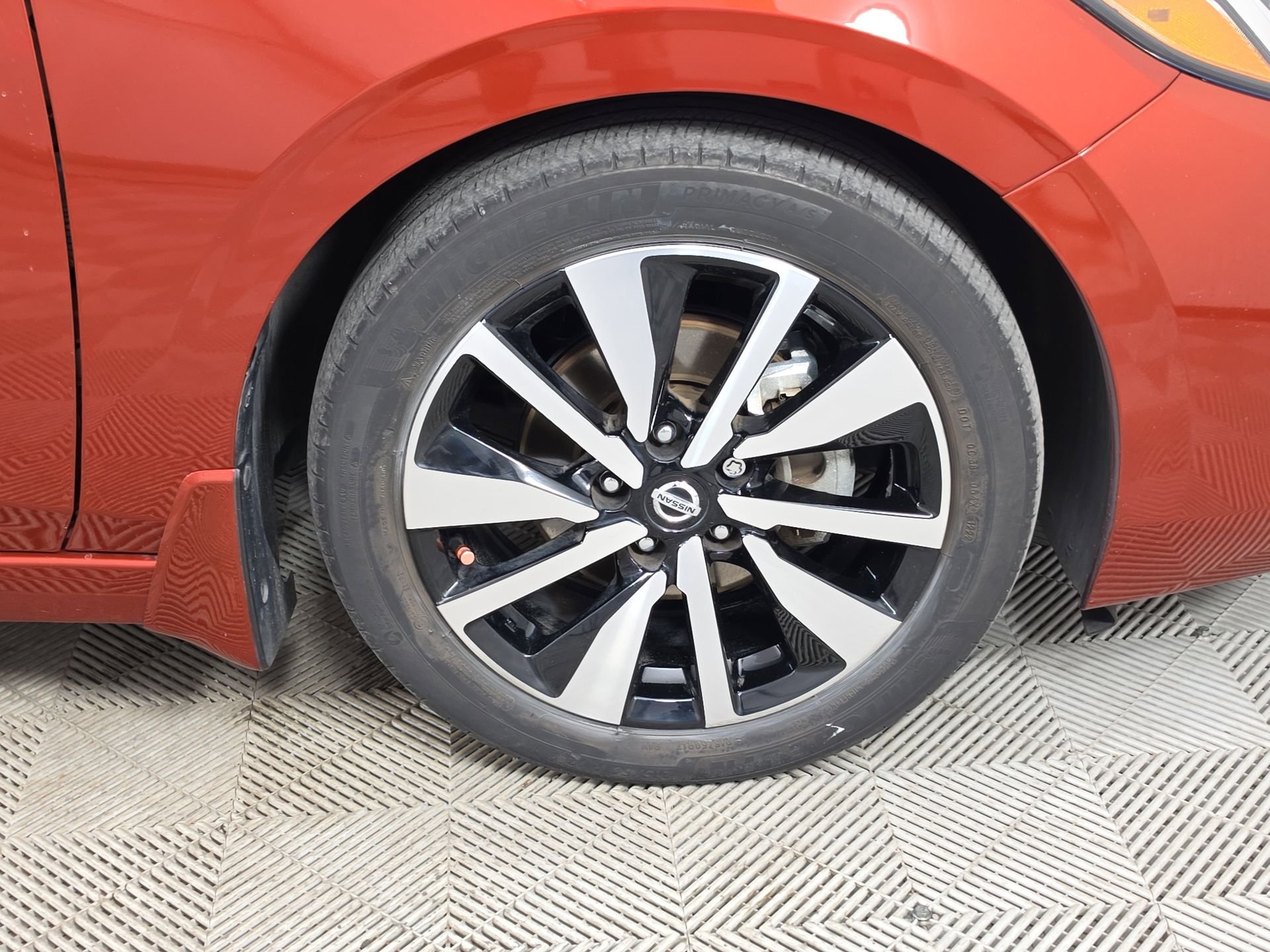 Used 2022 Red Nissan SV image 10