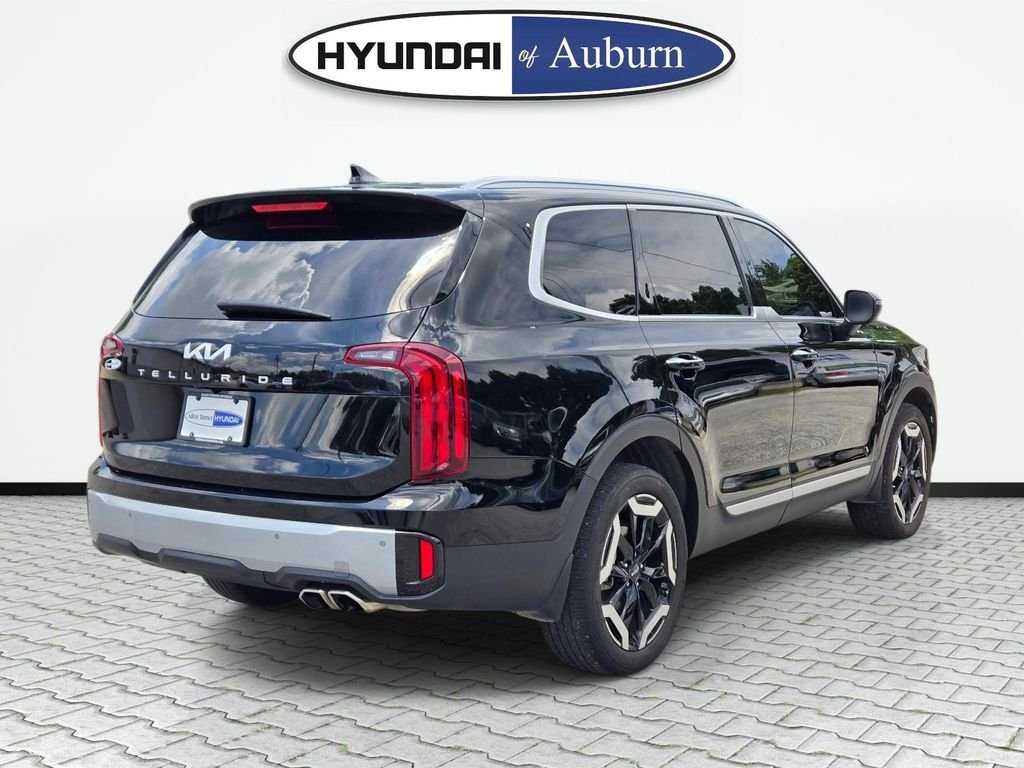 Used 2025 Black Kia S image 5