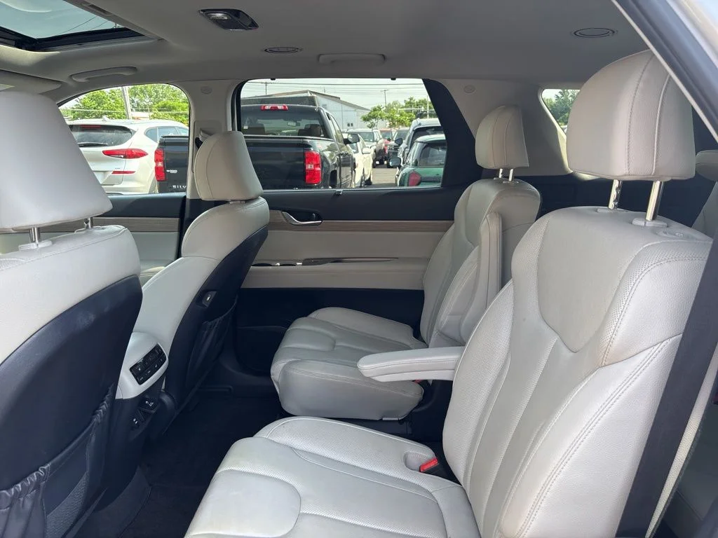 Used 2022 Silver Hyundai SEL image 33