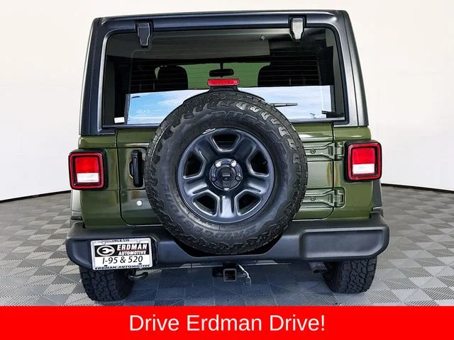 Used 2021 Green Jeep Sport image 19