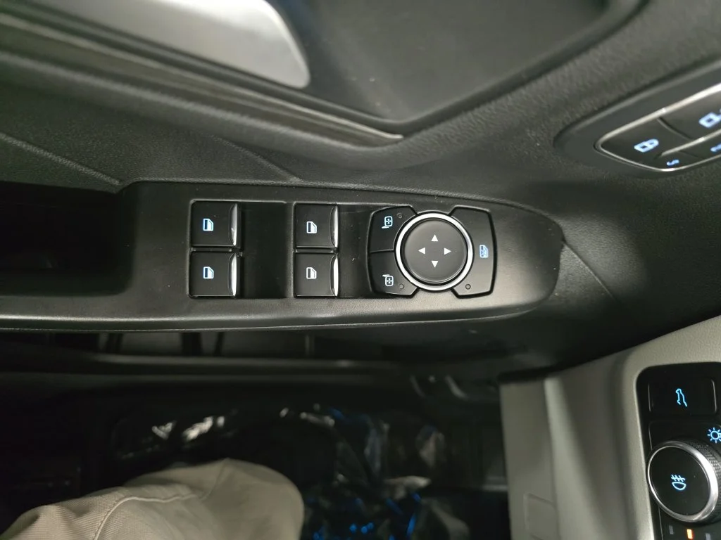 Used 2023 Gray Metallic Ford Platinum image 31