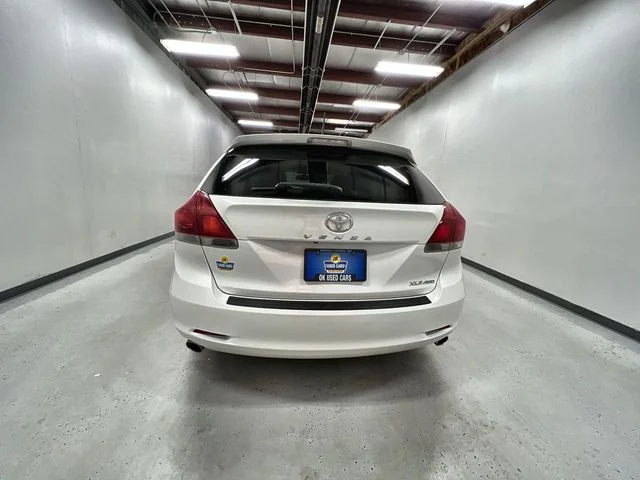 Used 2014 White Toyota XLE image 7