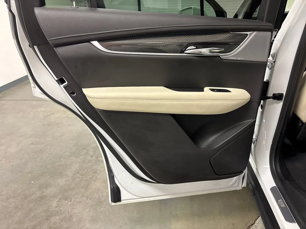 Used 2020 CRYSTAL WHITE TRICOAT Cadillac AWD Sport image 28