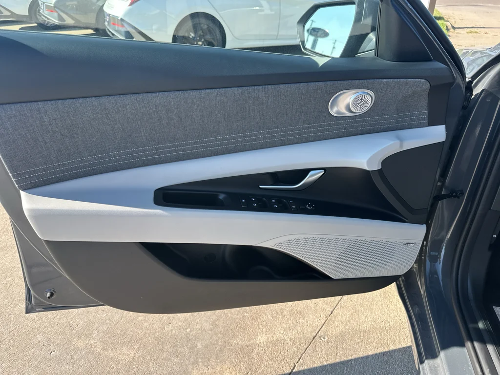 New 2026 Ecotronic Gray Hyundai Limited image 15